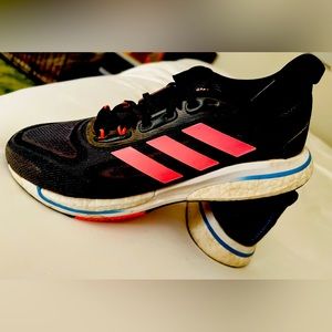 Adidas Women’s Supernovas, Size 8.5, Worn Once! Less than 10 Miles on them!